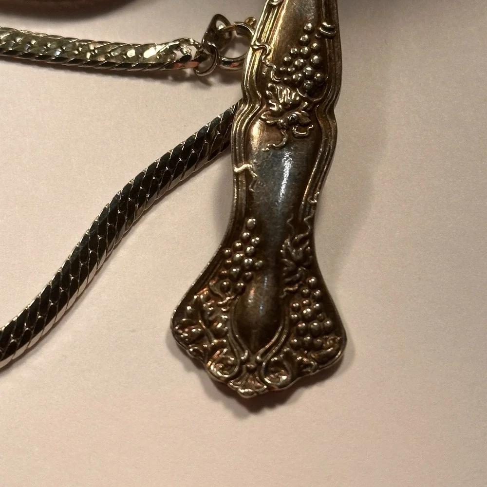 Rare Find 1847 Rogers Brothers Grape Pattern Silver‎ Plated Spoon Necklace